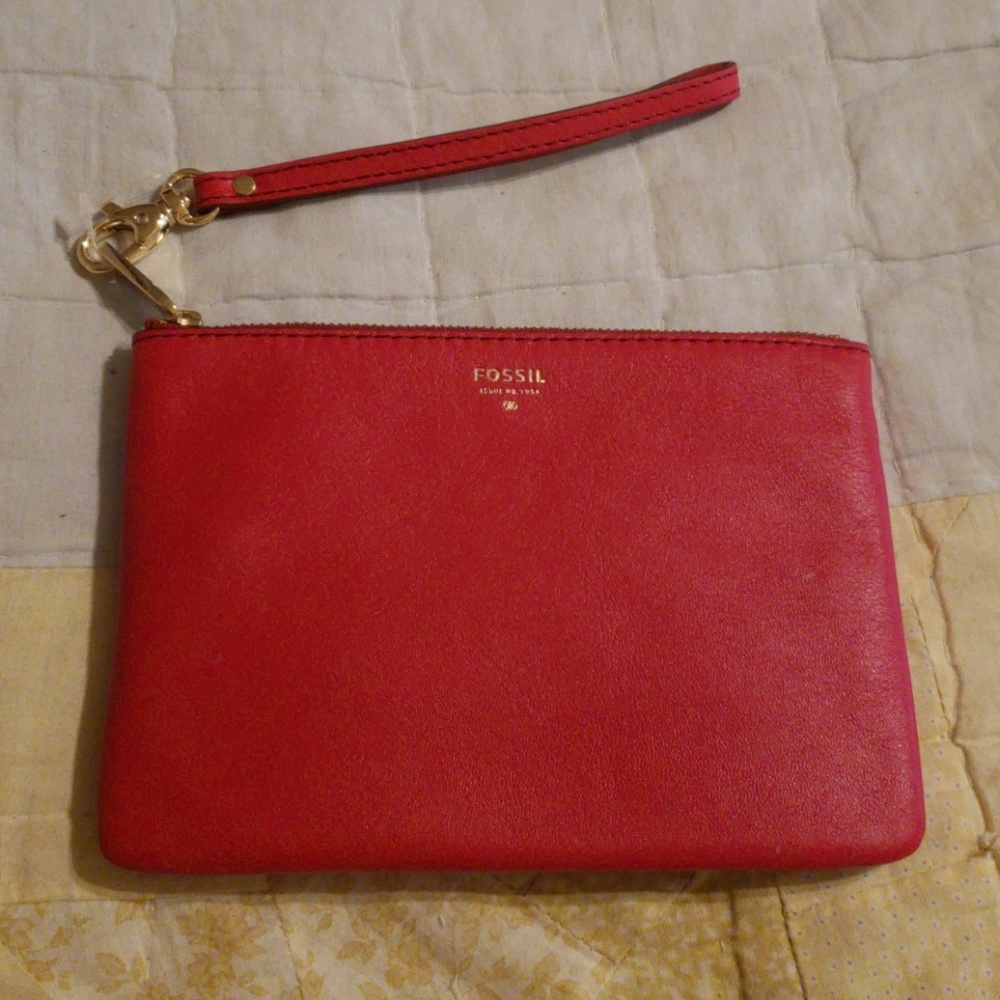 Fossil wristlet